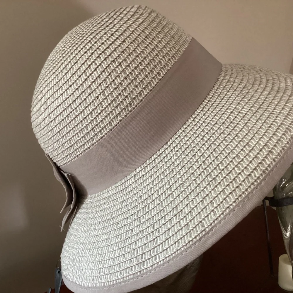 NWT Lauren Conrad Gray straw summer, gray straw hat with adjustable band and bow